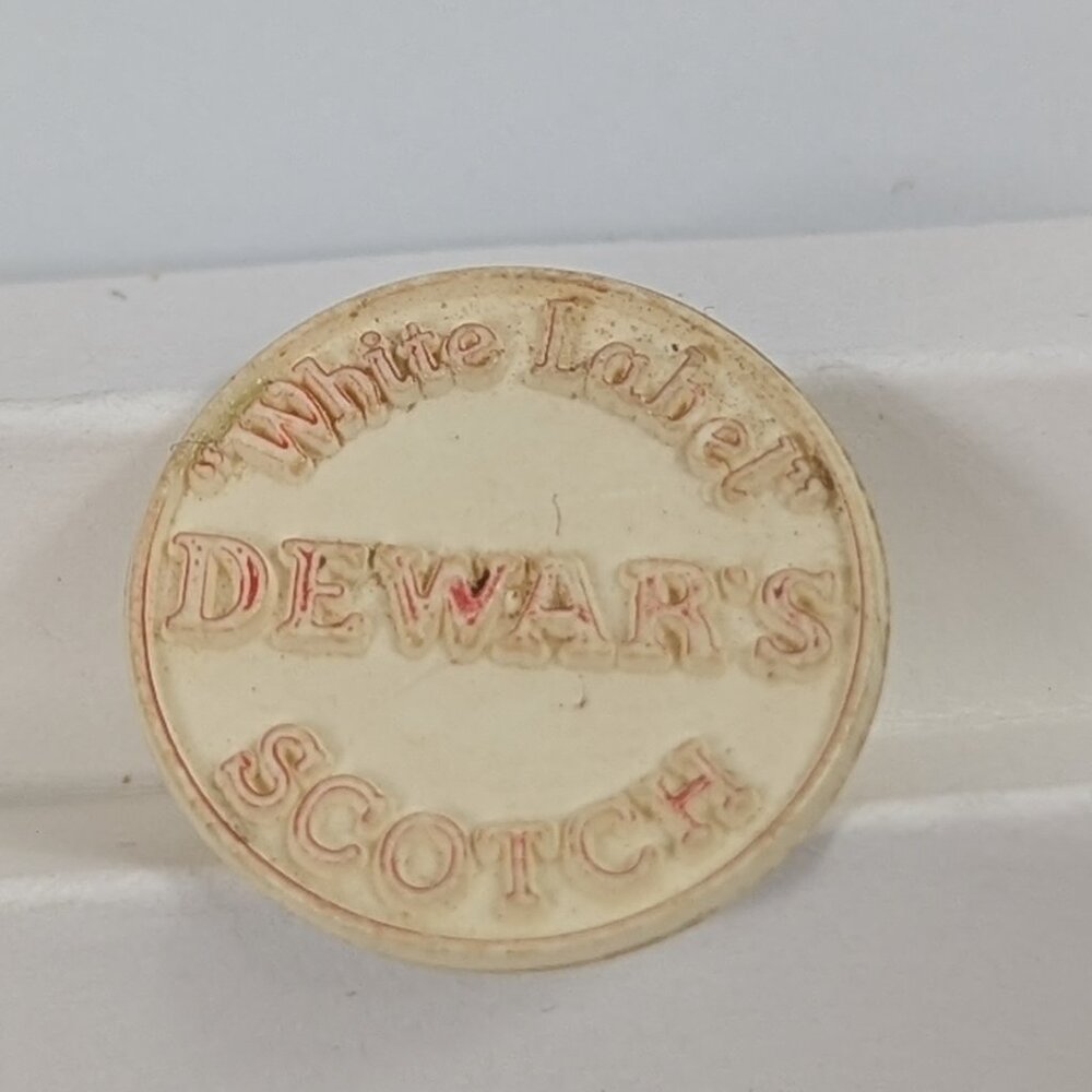 Vintage Dewar's White Label Scotch White Plastic Golf Ball Marker